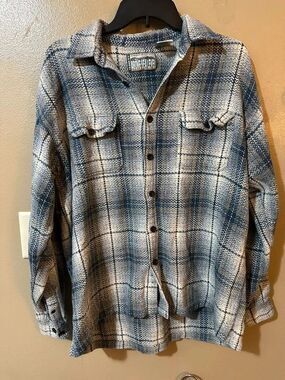 Destinations Above Sea Level Men’s XL Blue and White Plaid Shacket